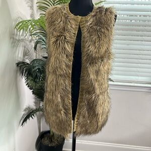 Xhilaration Textured‎ Knit Vest in Tan
